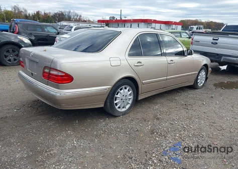 2001 Mercedes-Benz E 320 from USA, damaged, VIN WDBJF65J11B327387